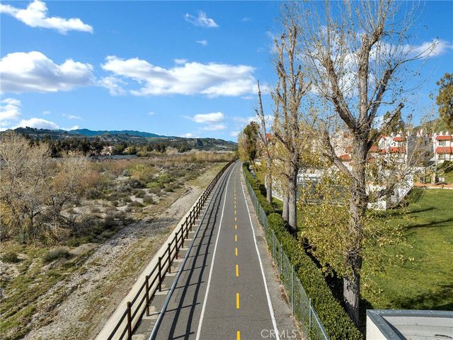 17951 River Circle 3, Canyon Country, CA 91387