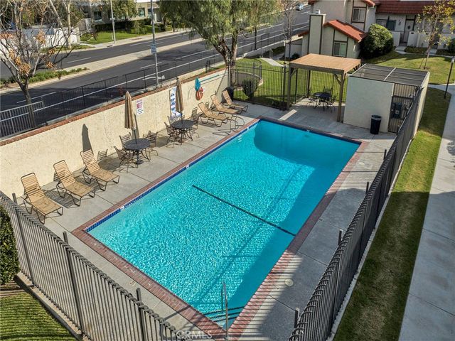 17951 River Circle 3, Canyon Country, CA 91387