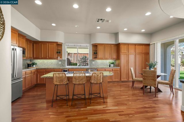 2000 Sorrelwood Ct, San Ramon, CA 94582