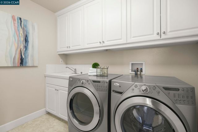 2000 Sorrelwood Ct, San Ramon, CA 94582