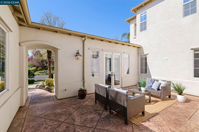 2000 Sorrelwood Ct, San Ramon, CA 94582