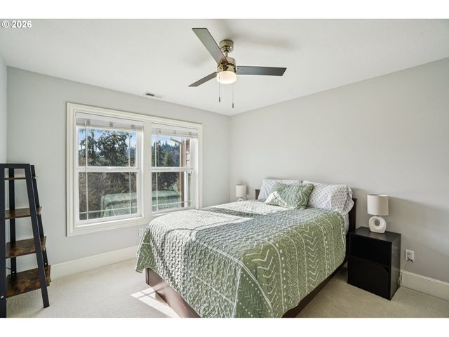 23044 Sw ULSKY Rd, West Linn, OR 97068