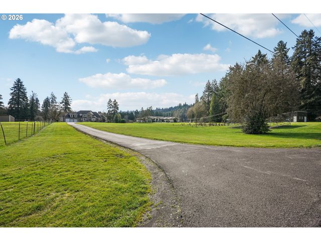 23044 Sw ULSKY Rd, West Linn, OR 97068