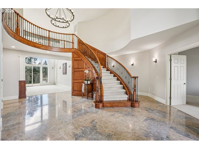 23044 Sw ULSKY Rd, West Linn, OR 97068