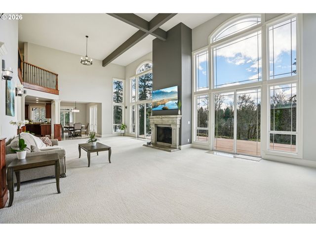 23044 Sw ULSKY Rd, West Linn, OR 97068