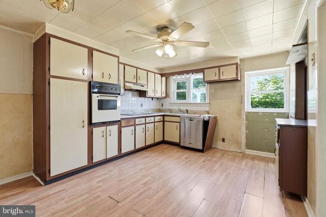 56 BENSON AVE, Hamilton Twp, NJ 08610
