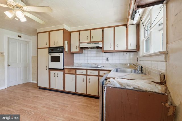 56 BENSON AVE, Hamilton Twp, NJ 08610