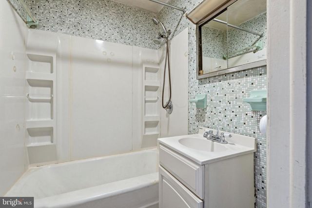 56 BENSON AVE, Hamilton Twp, NJ 08610