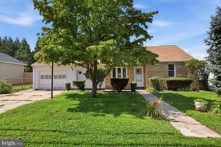 56 BENSON AVE, Hamilton Twp, NJ 08610