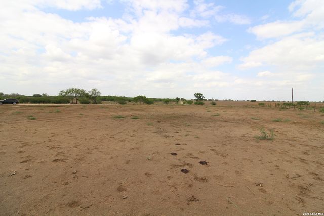 101 County Road 135, Floresville, TX 78114