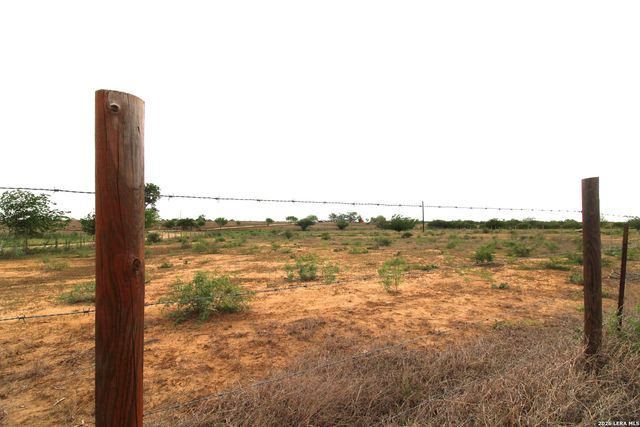 101 County Road 135, Floresville, TX 78114