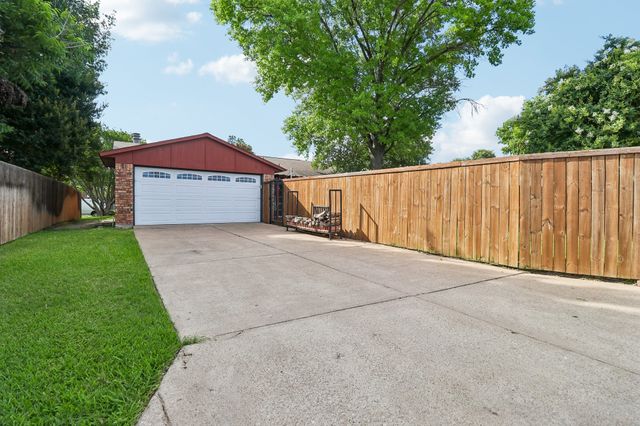 220 Willow Springs Drive, Coppell, TX 75019