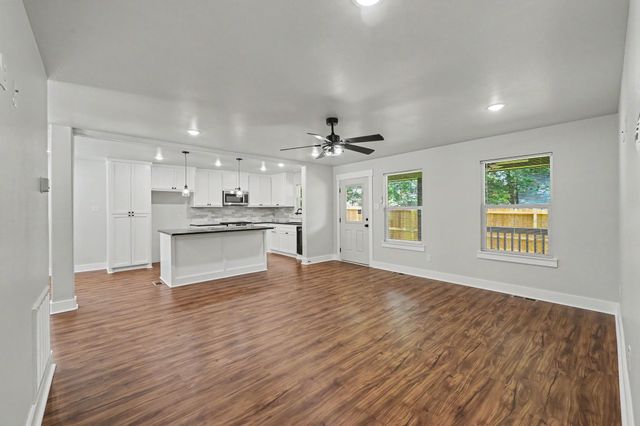 116 Sun City Lane, Conroe, TX 77304