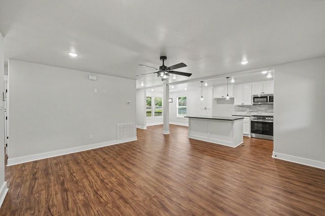 116 Sun City Lane, Conroe, TX 77304