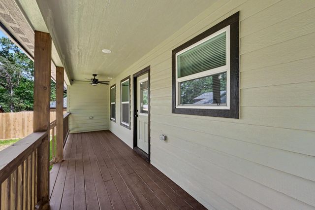 116 Sun City Lane, Conroe, TX 77304