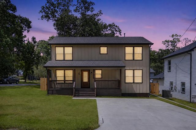 116 Sun City Lane, Conroe, TX 77304