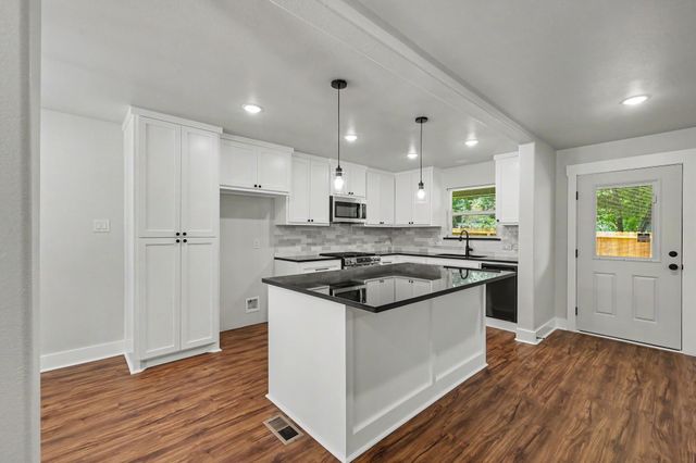 116 Sun City Lane, Conroe, TX 77304