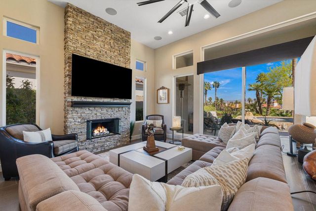210 Gold Canyon Drive, Palm Desert, CA 92211