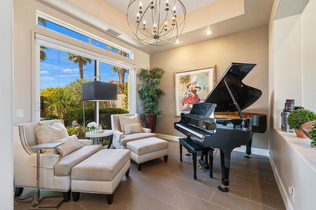 210 Gold Canyon Drive, Palm Desert, CA 92211