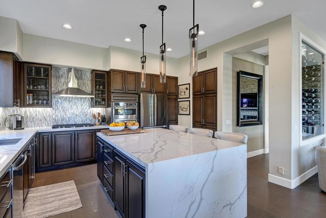 210 Gold Canyon Drive, Palm Desert, CA 92211