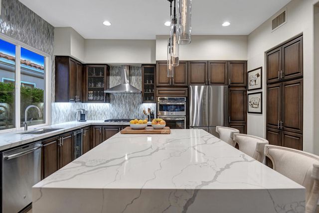 210 Gold Canyon Drive, Palm Desert, CA 92211