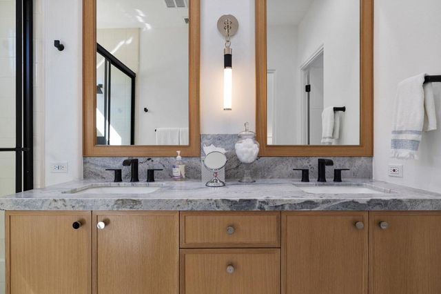 210 Gold Canyon Drive, Palm Desert, CA 92211