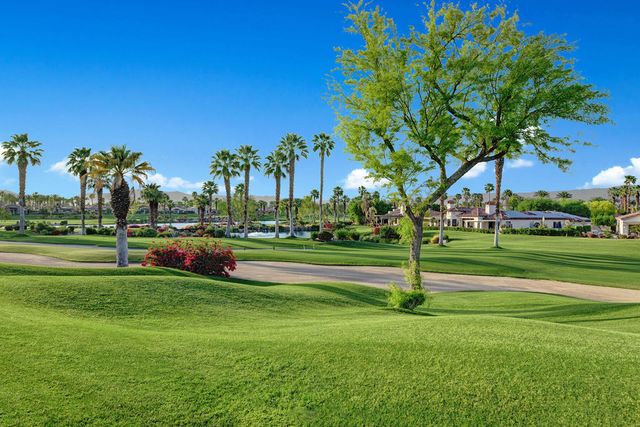 210 Gold Canyon Drive, Palm Desert, CA 92211
