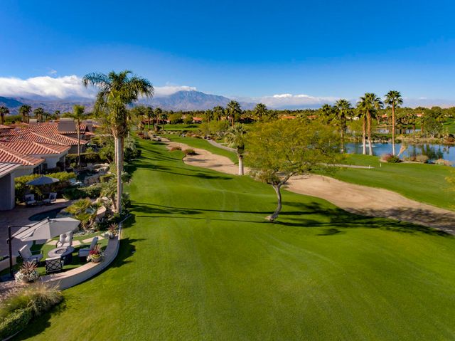 210 Gold Canyon Drive, Palm Desert, CA 92211