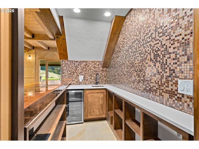 27940 Sw MOUNTAIN Rd, West Linn, OR 97068