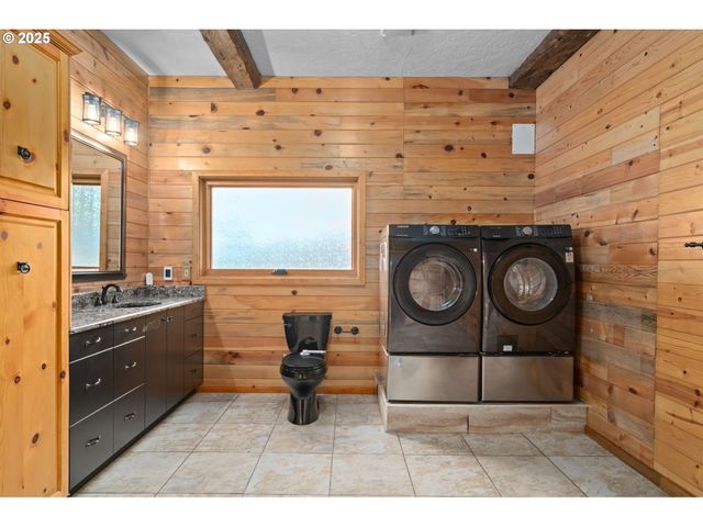 27940 Sw MOUNTAIN Rd, West Linn, OR 97068