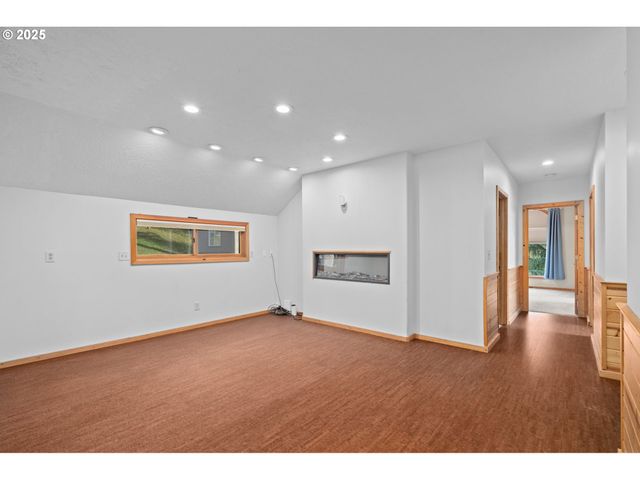 27940 Sw MOUNTAIN Rd, West Linn, OR 97068