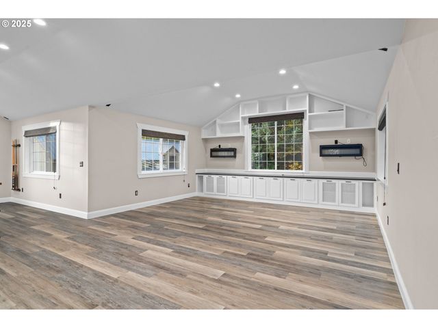 27940 Sw MOUNTAIN Rd, West Linn, OR 97068