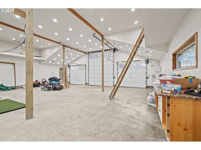 27940 Sw MOUNTAIN Rd, West Linn, OR 97068