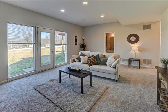 2116 NE 91st Terrace, Kansas City, MO 64155