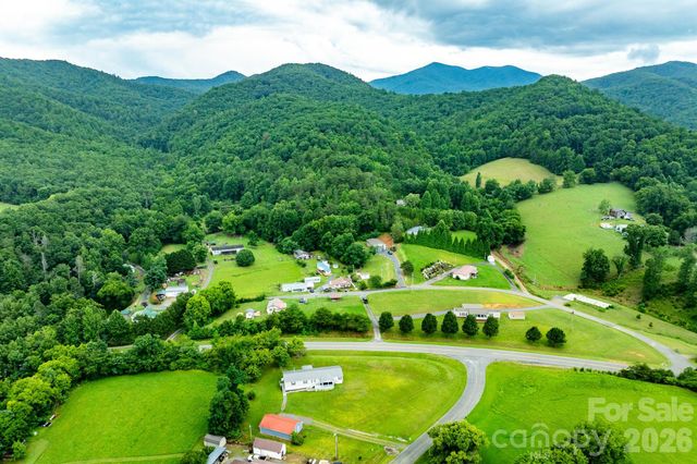 755 Fairview Loop, Hot Springs, NC 28743
