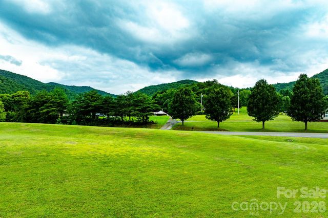 755 Fairview Loop, Hot Springs, NC 28743