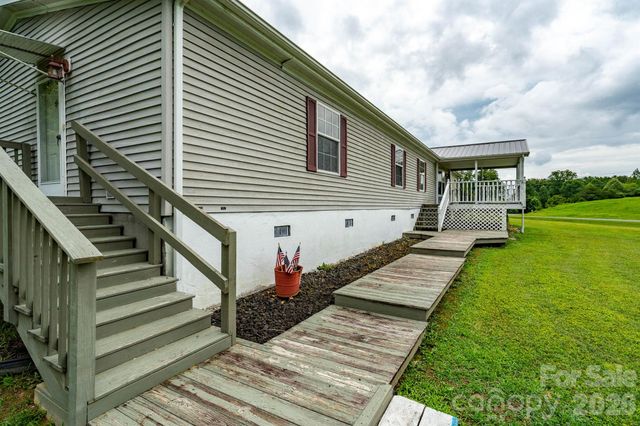 755 Fairview Loop, Hot Springs, NC 28743