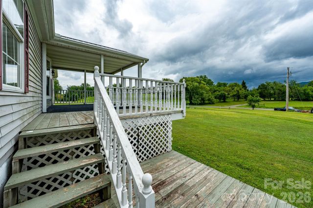 755 Fairview Loop, Hot Springs, NC 28743