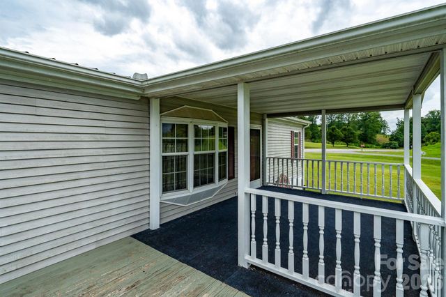 755 Fairview Loop, Hot Springs, NC 28743