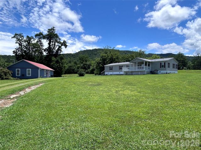 755 Fairview Loop, Hot Springs, NC 28743