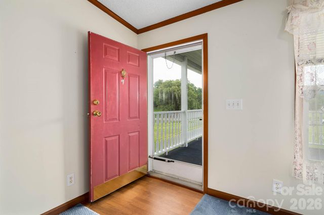 755 Fairview Loop, Hot Springs, NC 28743