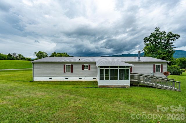 755 Fairview Loop, Hot Springs, NC 28743