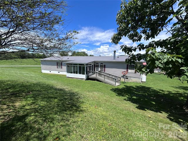 755 Fairview Loop, Hot Springs, NC 28743