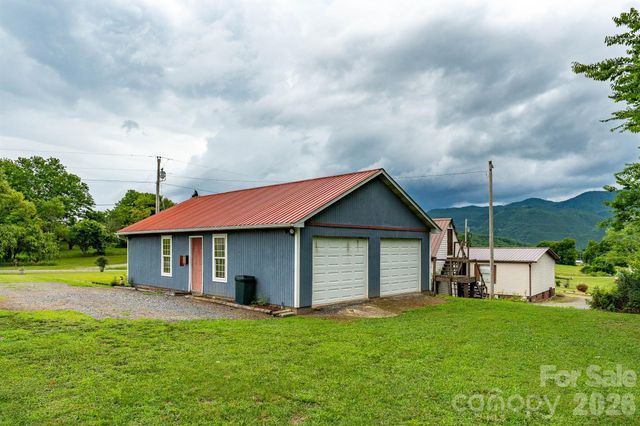 755 Fairview Loop, Hot Springs, NC 28743