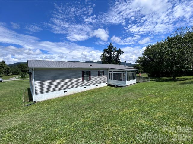 755 Fairview Loop, Hot Springs, NC 28743