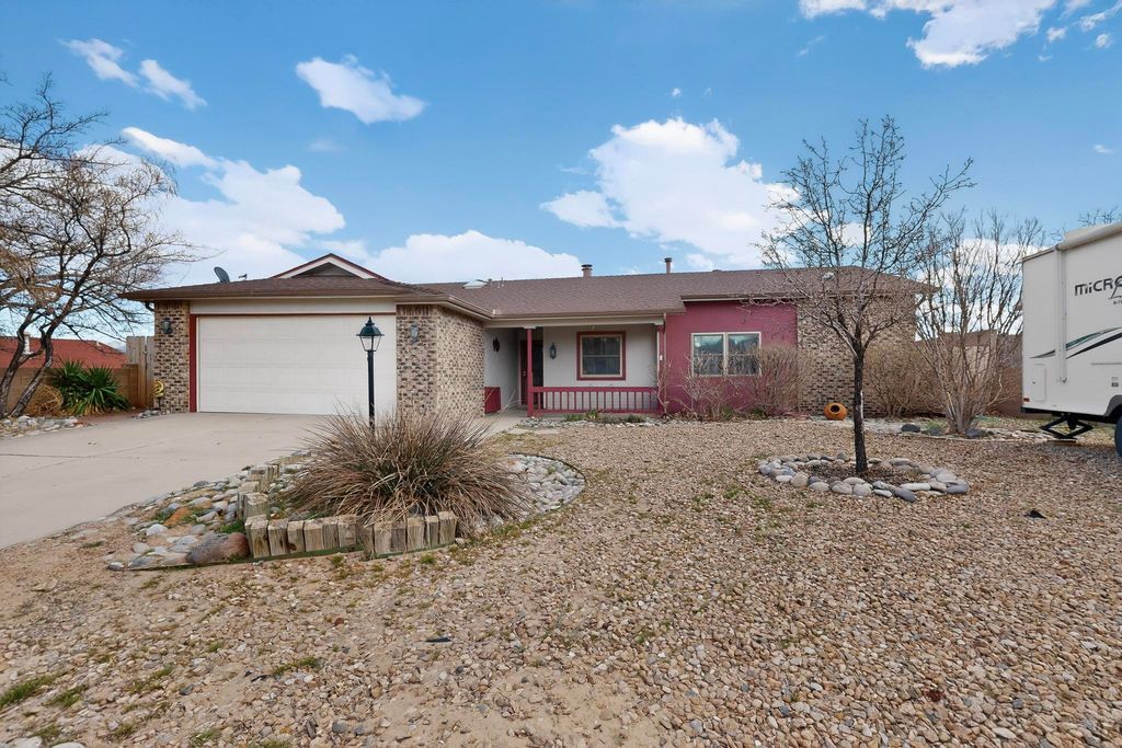 Image 1 of property listing at 6383 Roadrunner Loop NE, Rio Rancho, NM 87144
