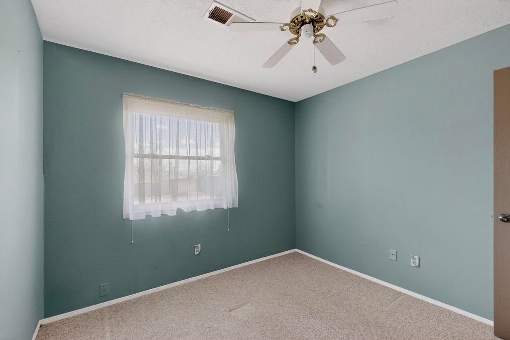 Image 26 of property listing at 6383 Roadrunner Loop NE, Rio Rancho, NM 87144