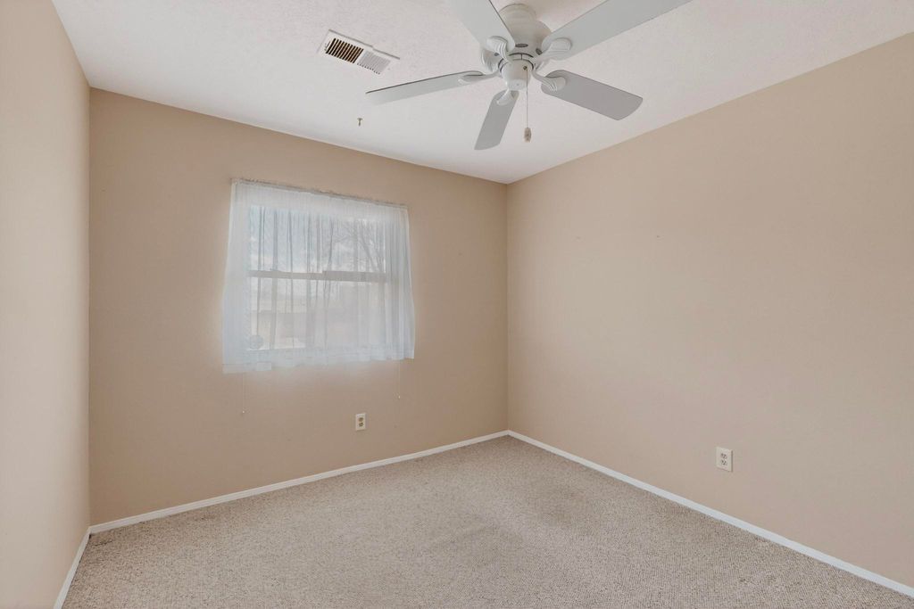 Image 28 of property listing at 6383 Roadrunner Loop NE, Rio Rancho, NM 87144