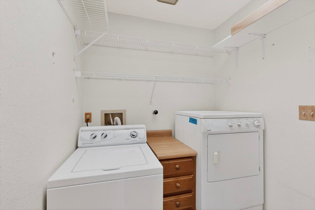 Image 35 of property listing at 6383 Roadrunner Loop NE, Rio Rancho, NM 87144