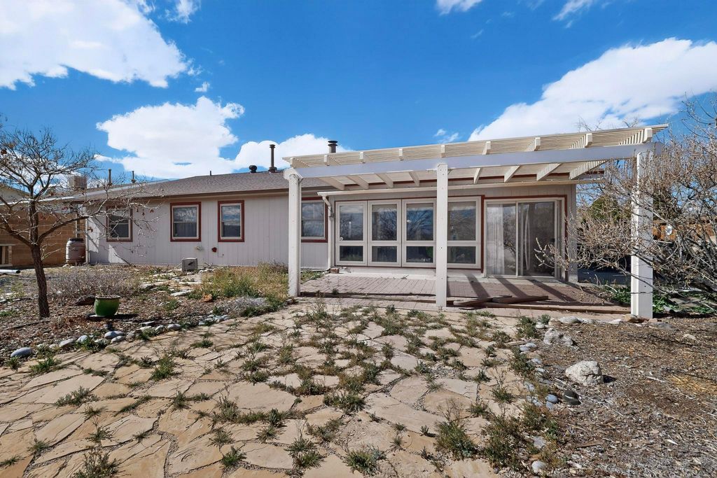 Image 38 of property listing at 6383 Roadrunner Loop NE, Rio Rancho, NM 87144